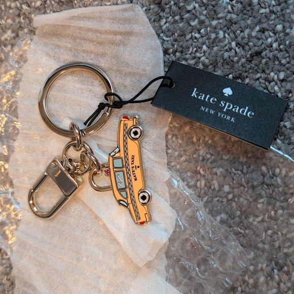 Kate Spade NYC Big Apple Yellow Taxi Bag Charm NWT - Picture 4 of 4